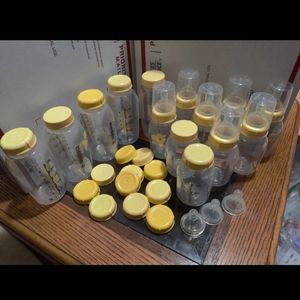 Medela Bottles, nipples, lids, 8oz, 5oz, Bottle Organizer  Breastmilk Or Formula